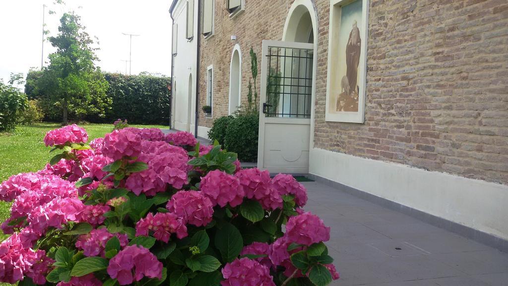 Relais Villa Roncuzzi Russi Exterior photo