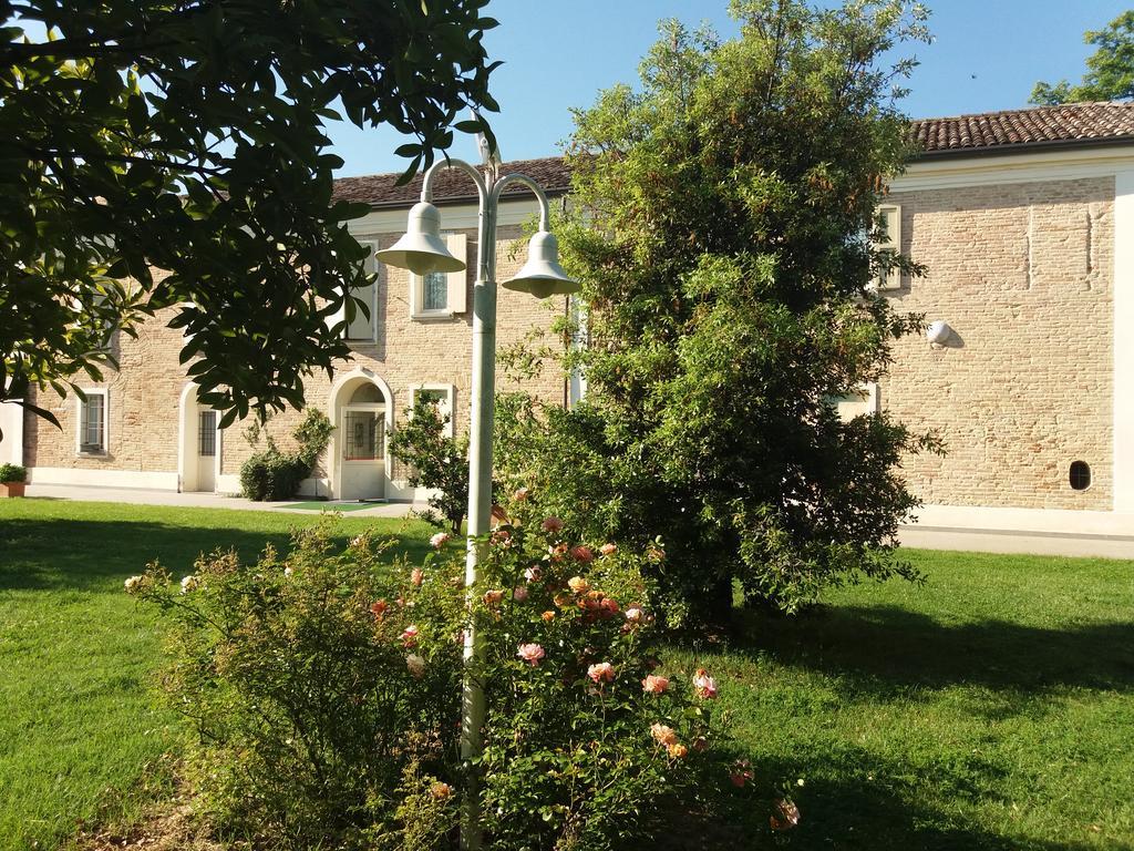 Relais Villa Roncuzzi Russi Exterior photo