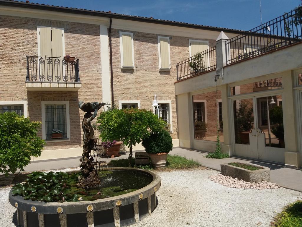 Relais Villa Roncuzzi Russi Exterior photo